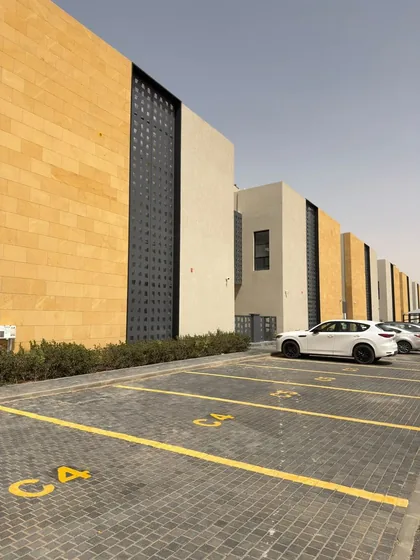 مواقف إنترلوك مرقّمة