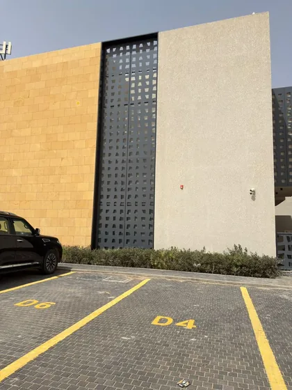 الواجهة الصمّاء وشرائح التهوية