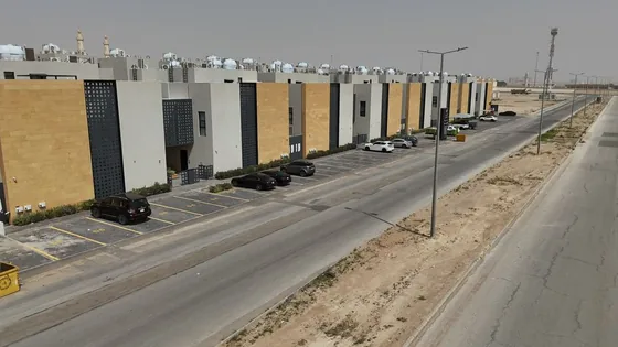 الواجهة الطولية للمجمع